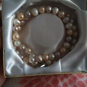 Salt water pearl necklace